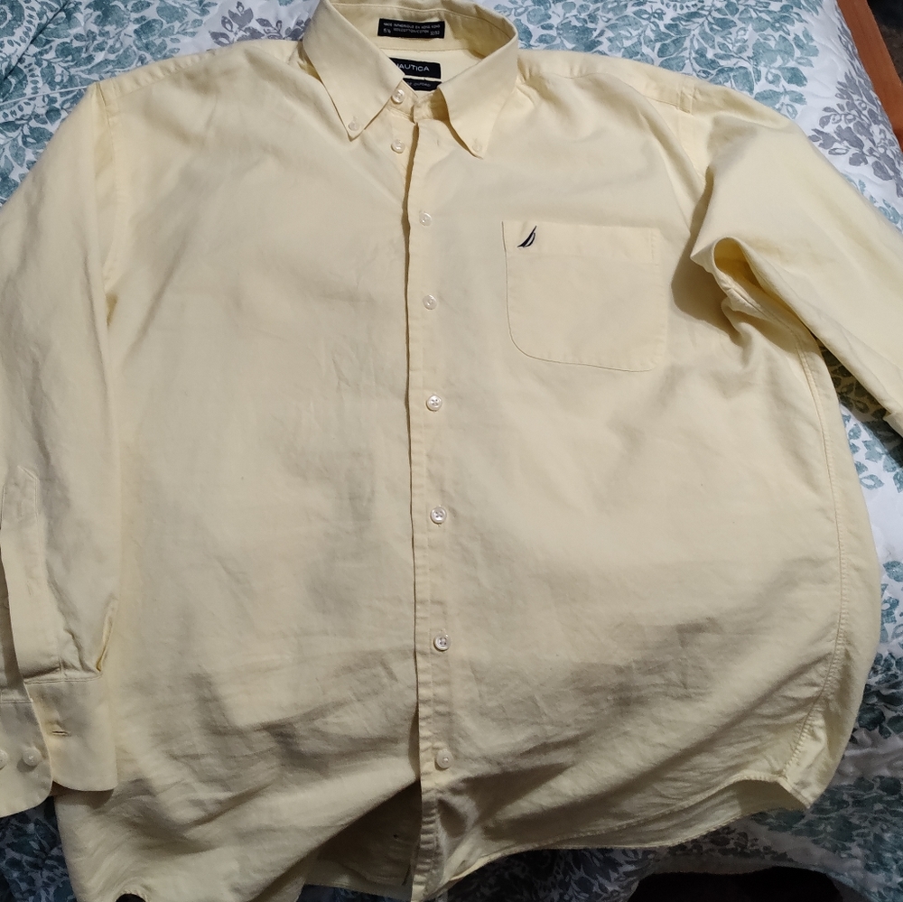 Button up - Picture 2 of 2
